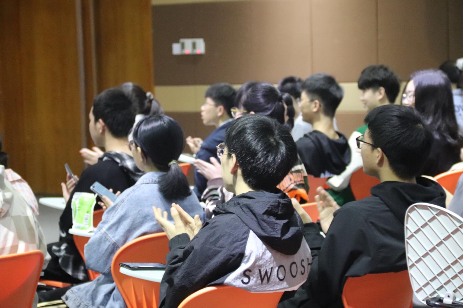 現(xiàn)場學(xué)習(xí)照片.JPG